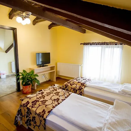 Garden Hotel 3*